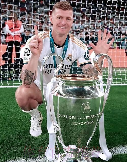 克罗斯暂拒皇马续约的提议 他希望看看自己状态 克罗斯暂拒皇马续约的提议 他希望看看自己状态