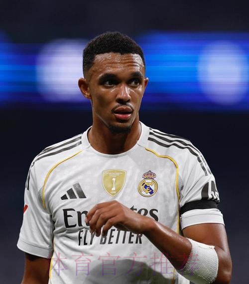 荷媒:前皇马中场德被宣布破产 目前年仅33岁 荷媒:前皇马中场德被宣布破产 目前年仅33岁